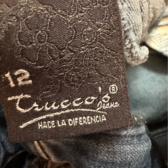 Gorgeous Trucco’s distressed jeans - Picture 5 of 5